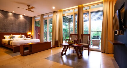 KURUVA ISLAND RESORT & SPA Room Type - Honeymoon Cottage With Jacuzzi