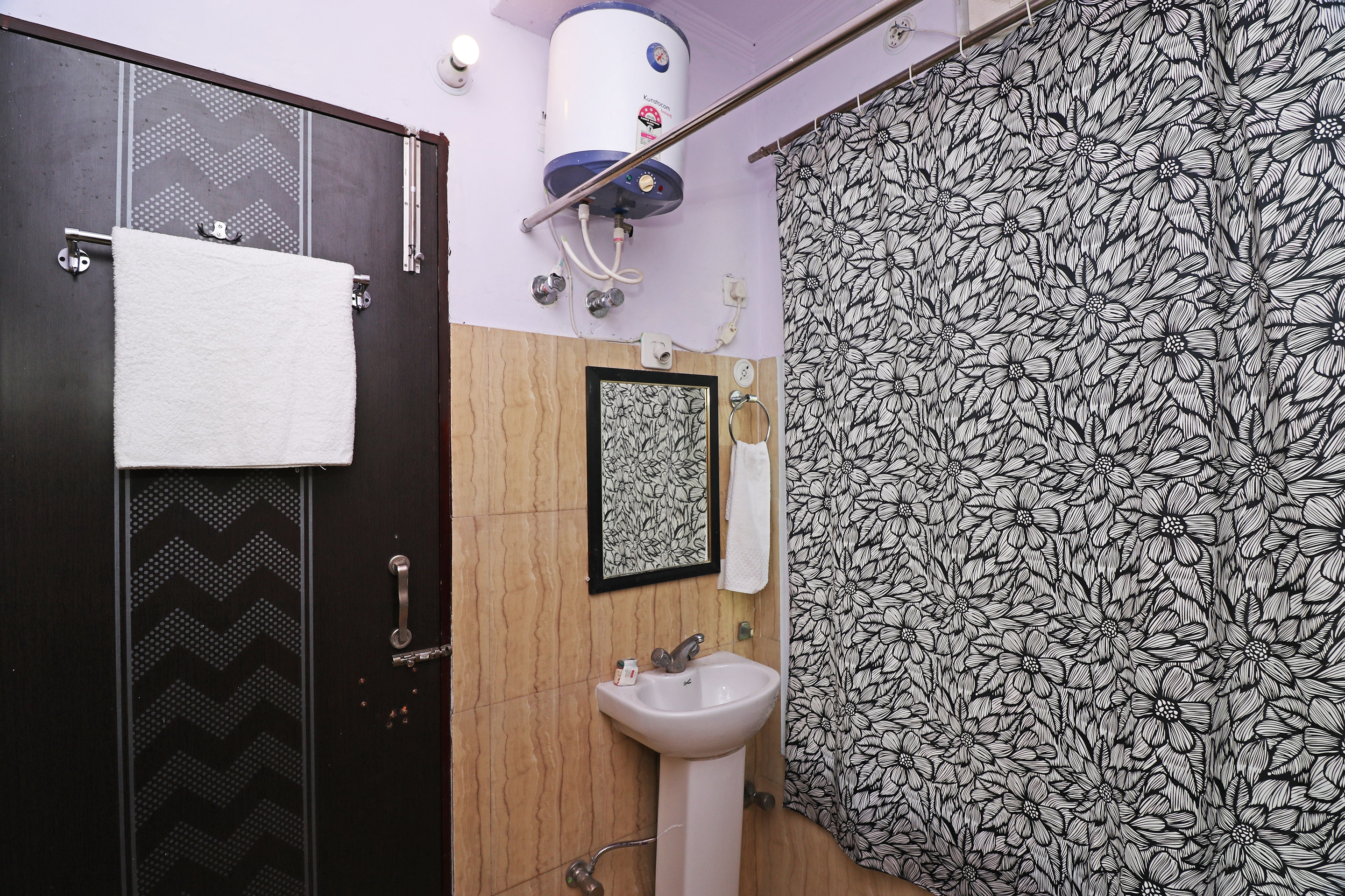 Hotel O Vivekam Home Stay - Tap to explore photos