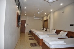 HOTEL AMARKANTAK INN
