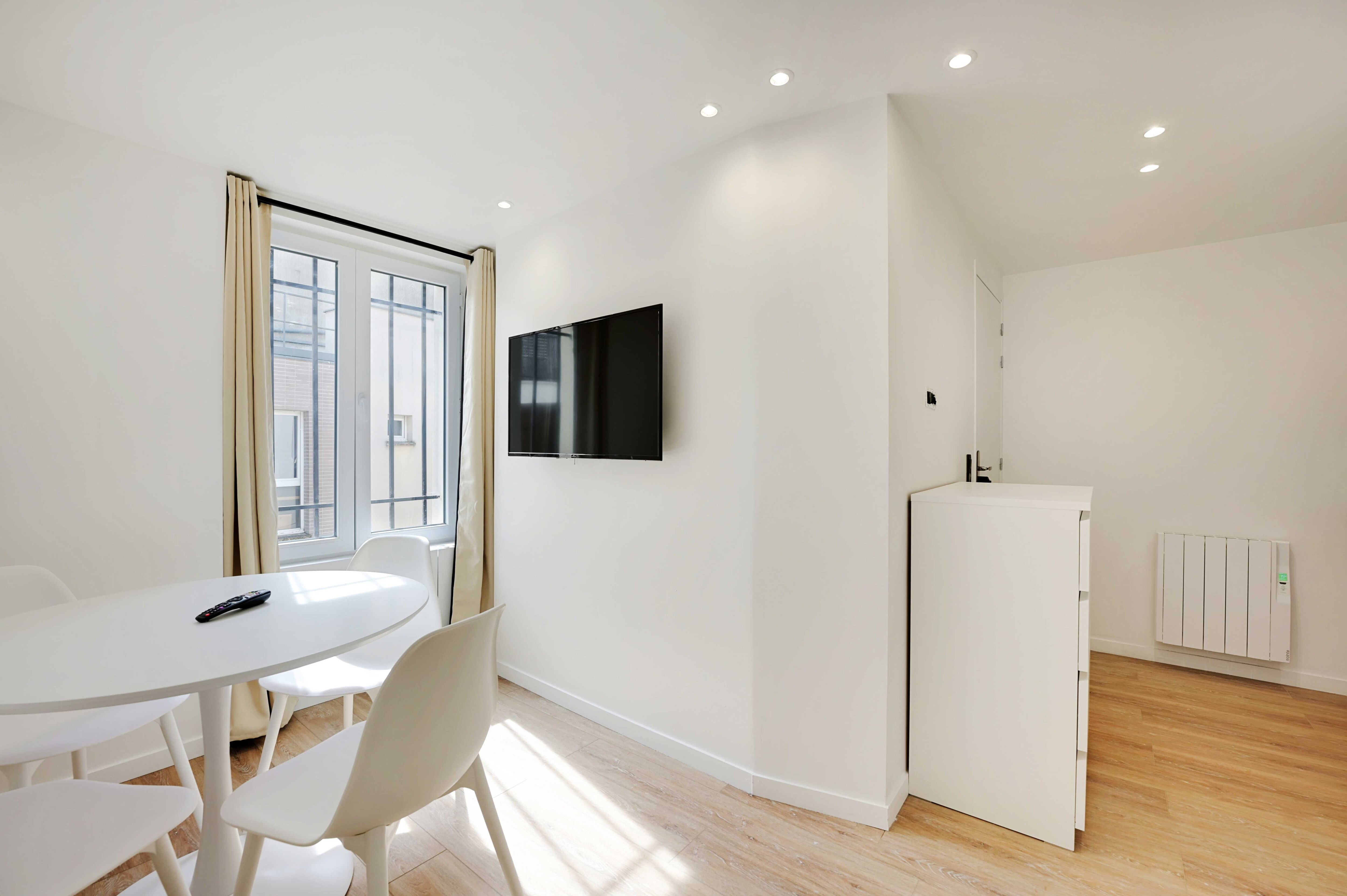 Cosy, fully-equipped apt - 1BD/2P - near Paris - Tap to explore photos