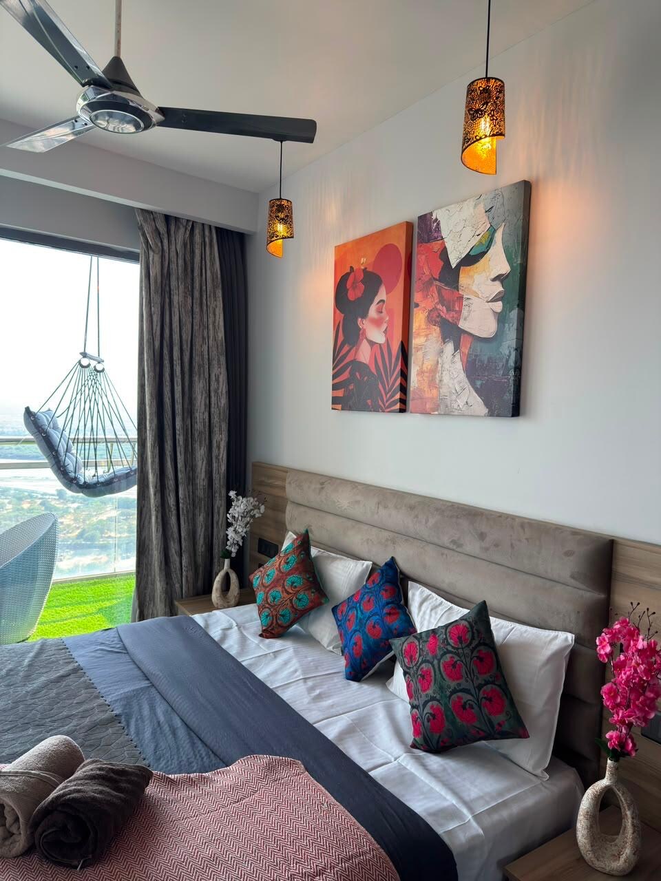 Luxe Vista Evening Stay At Supernova Noida - Tap to explore photos