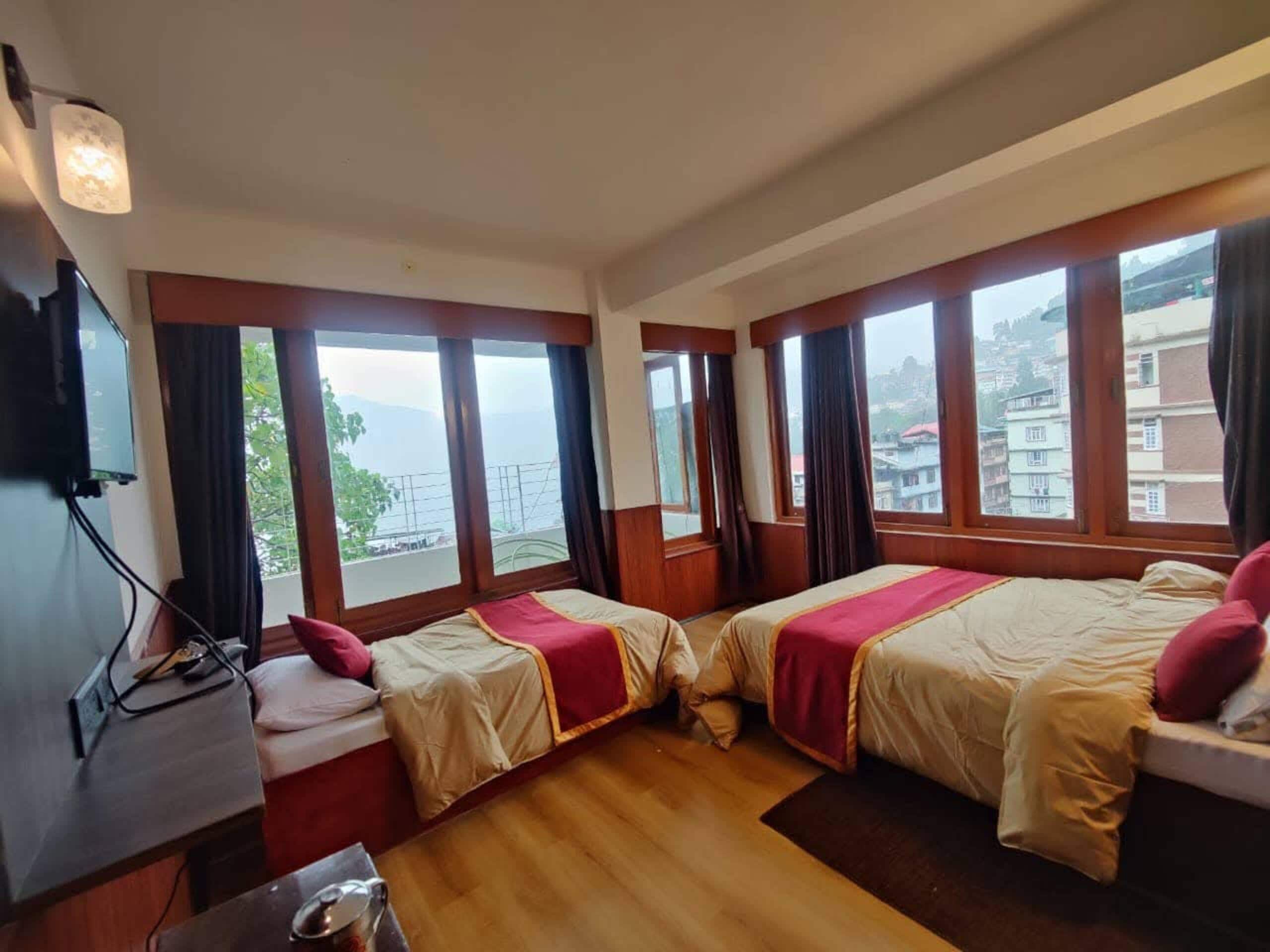 Hotel Ree Ghang private rooms sakyong house - Tap to explore photos