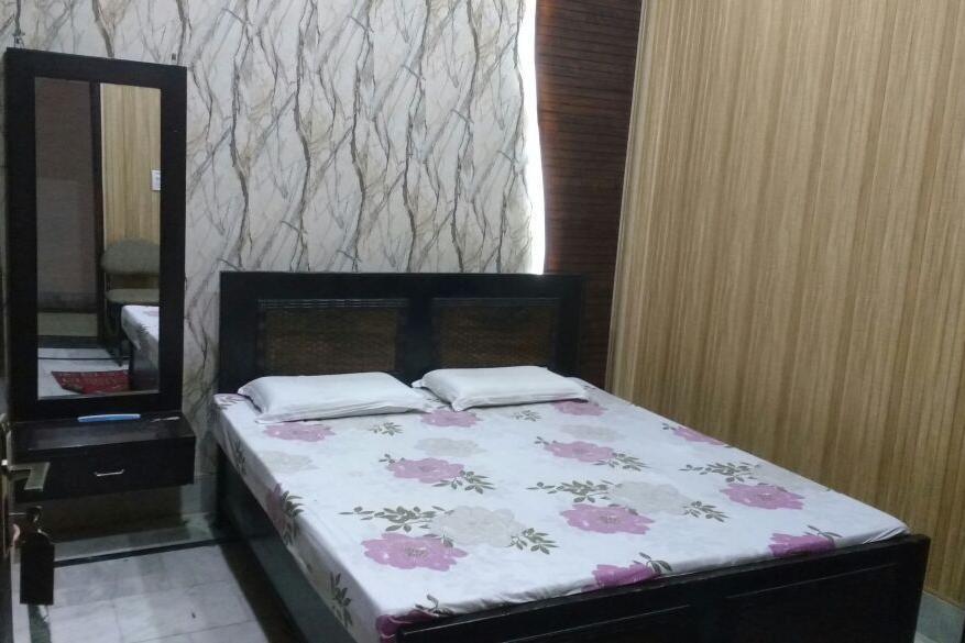 Rajshree Guest House - Tap to explore photos