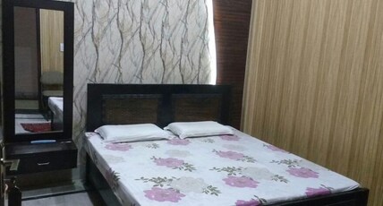 Rajshree Guest House Room Type - AC Room