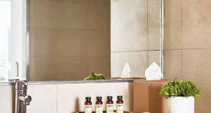 Pullman Doha West Bay Room Type - SUPERIOR EXECUTIVE ROOM, 2 Twin Size Beds, Lounge Access, Spacious Bathroom and Workstation