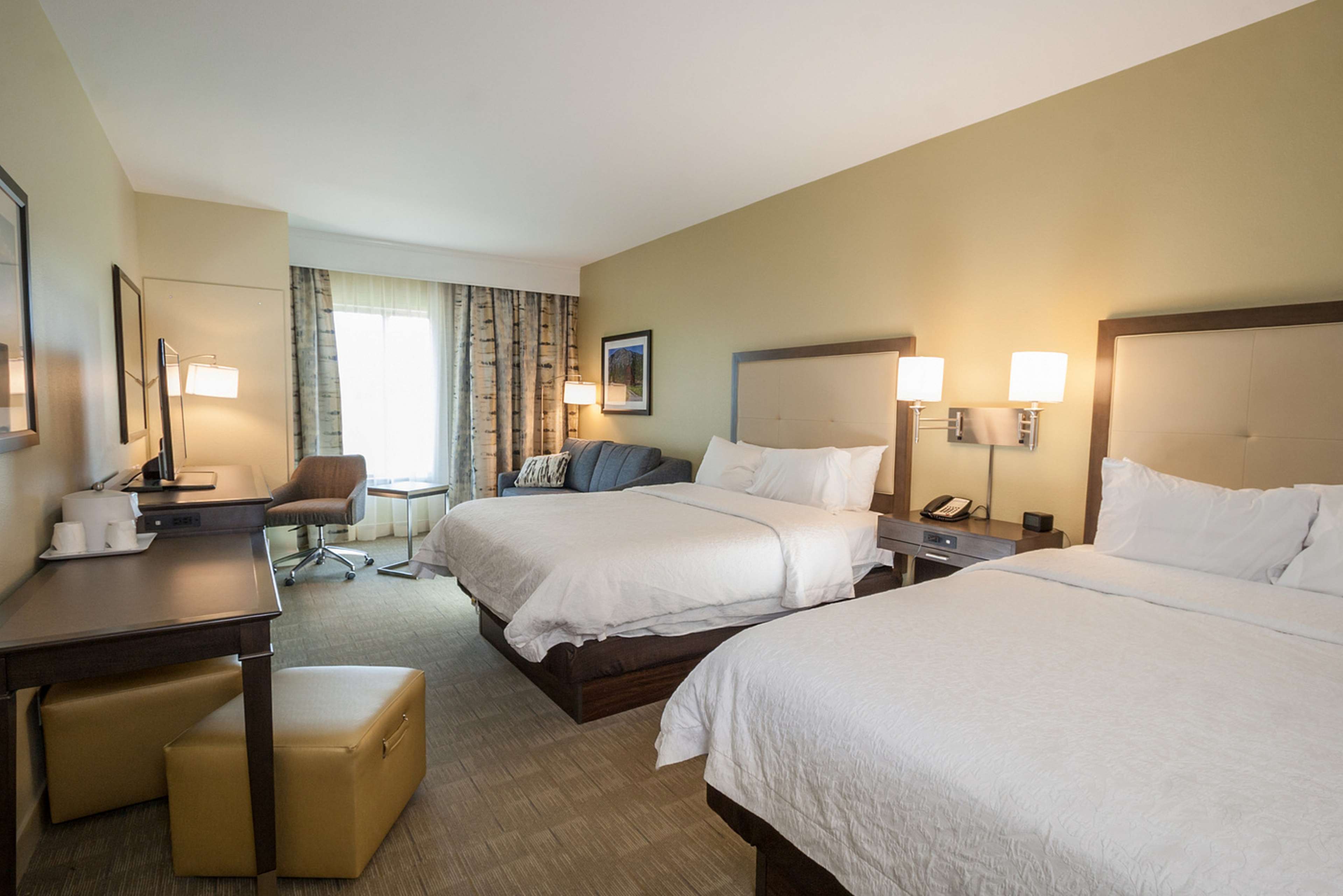 Hampton Inn by Hilton Great Falls - Tap to explore photos