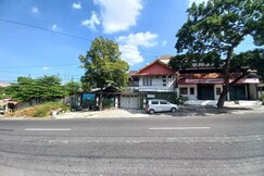 Hotel O Syariah Near UNS Surakarta formerly La Tansa