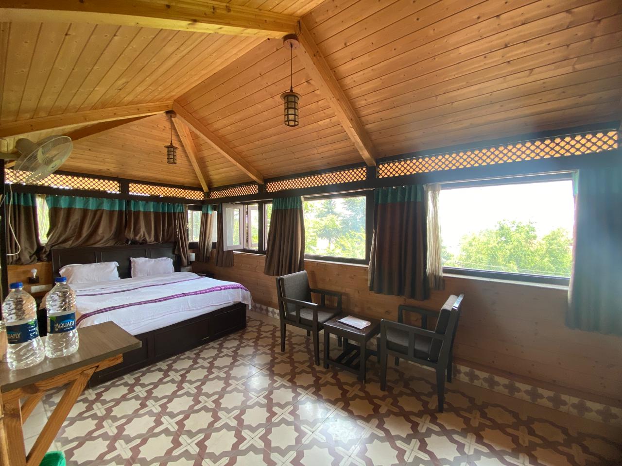Silver Oak Paying Guest house - Tap to explore photos
