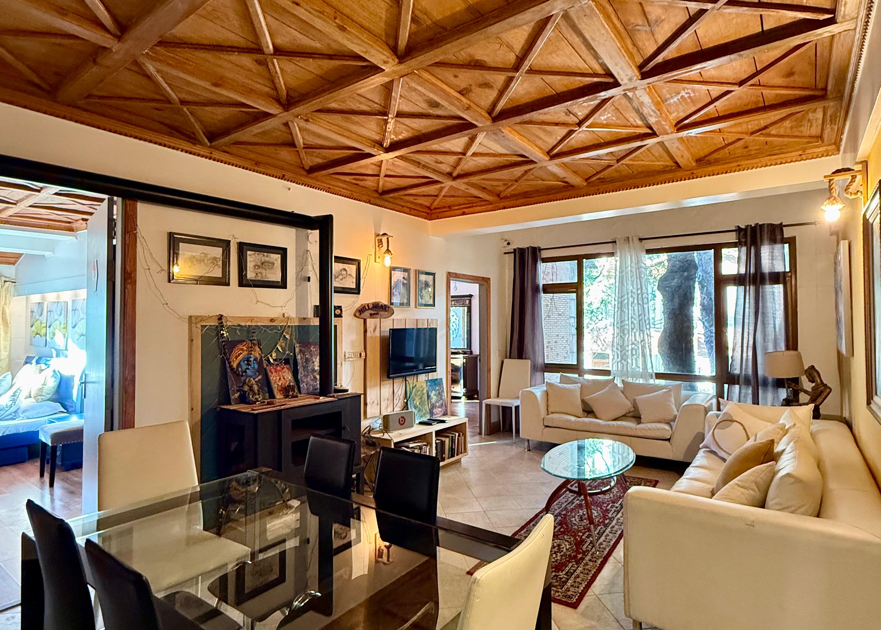 Villa Bliss 4BHK - Mall Road - Tap to explore photos