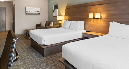 Best Western Plus Pitt Meadows Inn & Suites Room Type - 2 Queen Beds, Non-Smoking, Sofabed, Sitting Area, Microwave And Refrigerator, Full Breakfast