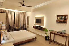 Ocean Pearl Vagator beach apartments with pool