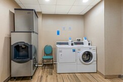 Hampton Inn & Suites Atlanta Airport West/Camp Creek Pkwy