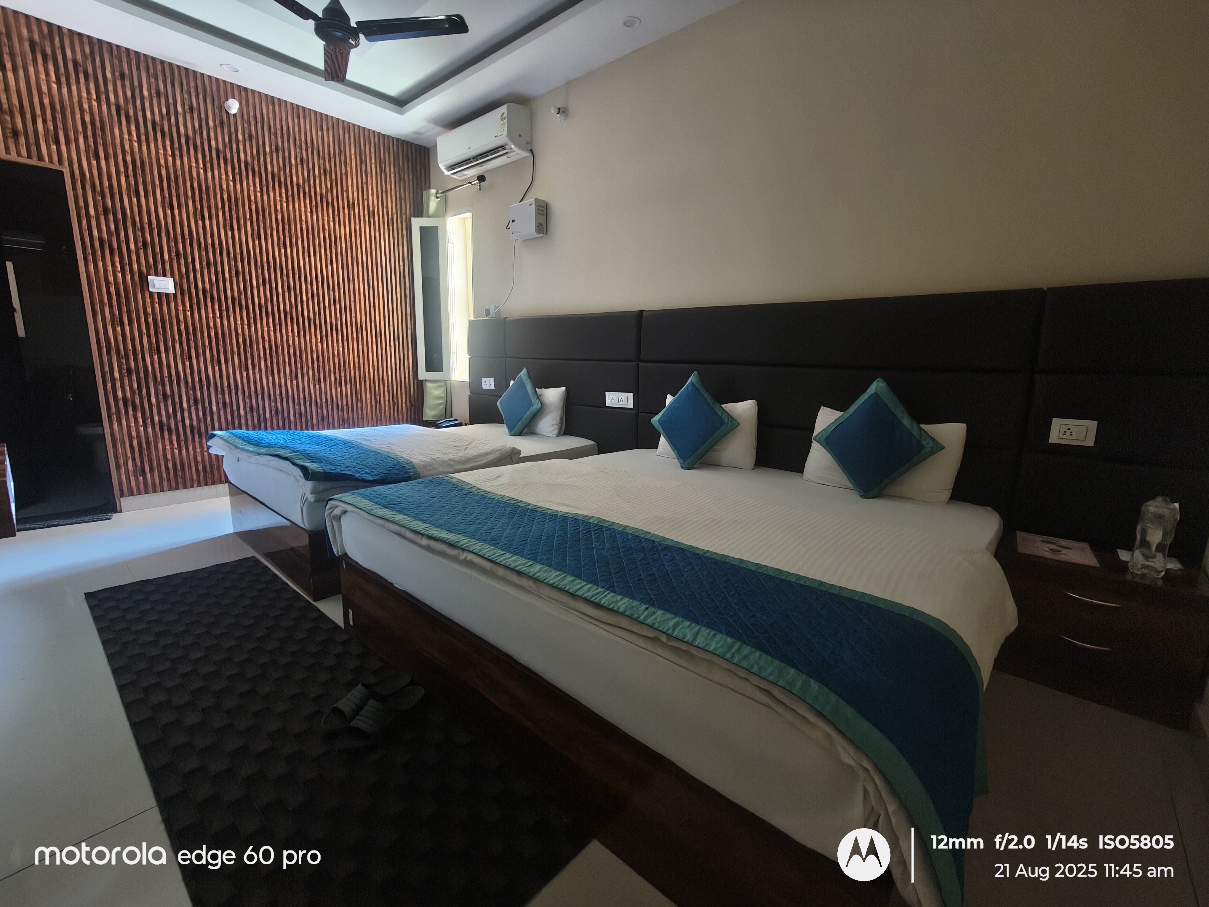Hotel Mansarovar - Tap to explore photos