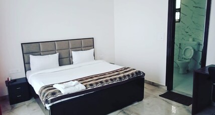 SRM House Room Type - Super Deluxe Room