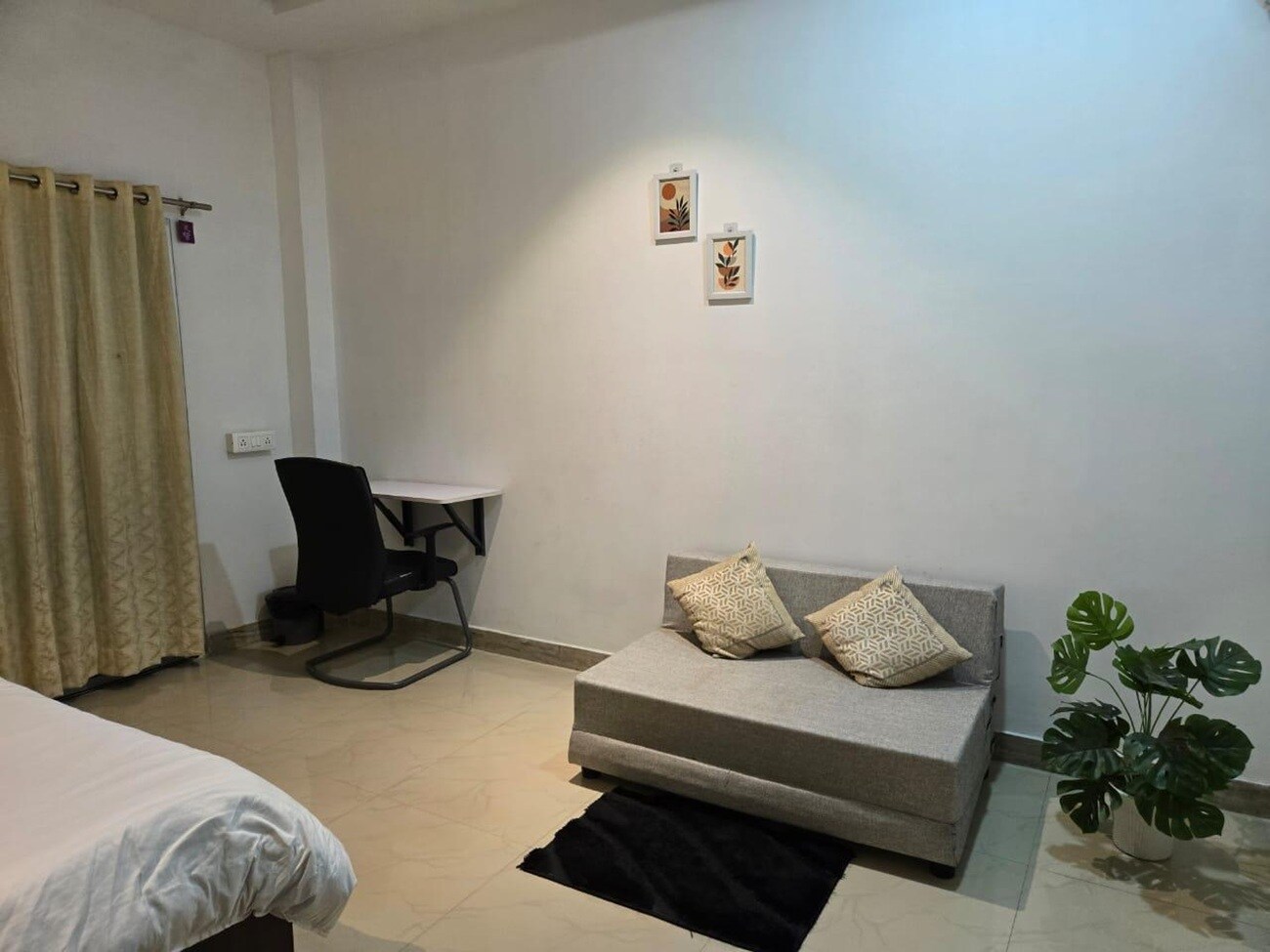 Ejaar Homestay - Tap to explore photos