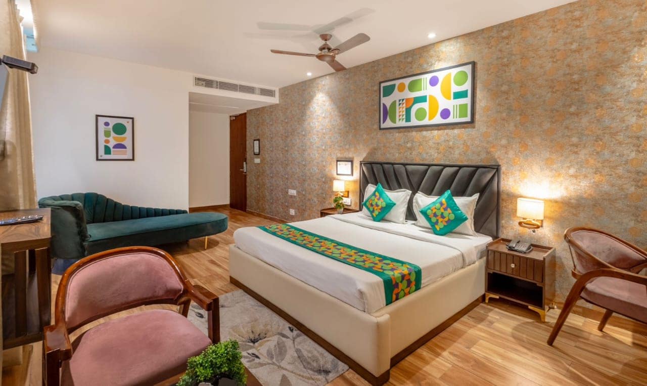 Hotel Glen Erica, Zirakpur - Tap to explore photos