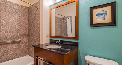 Best Western Plus Executive Residency Elk City Room Type - 1 King Bed, Non-Smoking, Wet Bar, Microwave, Refrigerator, High Speed Internet Access, Full Breakfas Best Western Plus Executive Residency Elk City Room Type - 1 King Bed, Non-Smoking, Wet Bar, Microwave, Refrigerator, High Speed Internet Access, Full Breakfas