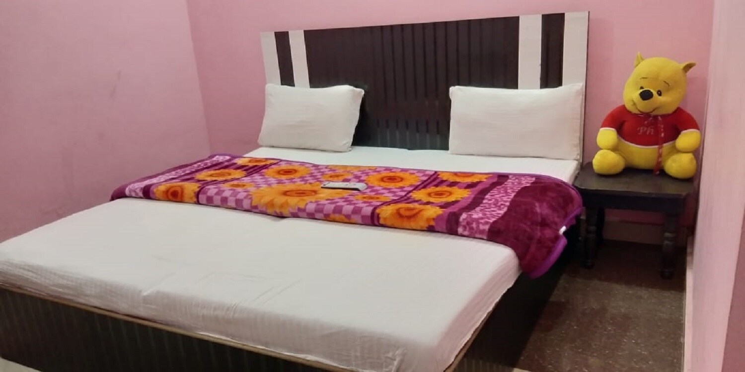 Gaurish Home Stay - Tap to explore photos