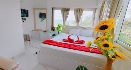 NEW RUBI HOTEL AND LODGE Room Type - PREMIUM ROOM WITH PRIVATE BALCONY