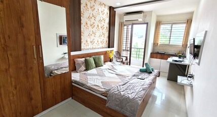 Aman Greens | Park Facing | Mahalaxmi Nagar | Near Bombay Hospital Room Type - Entire Studio Flat | 203 | AC | Wifi | Balcony | TV