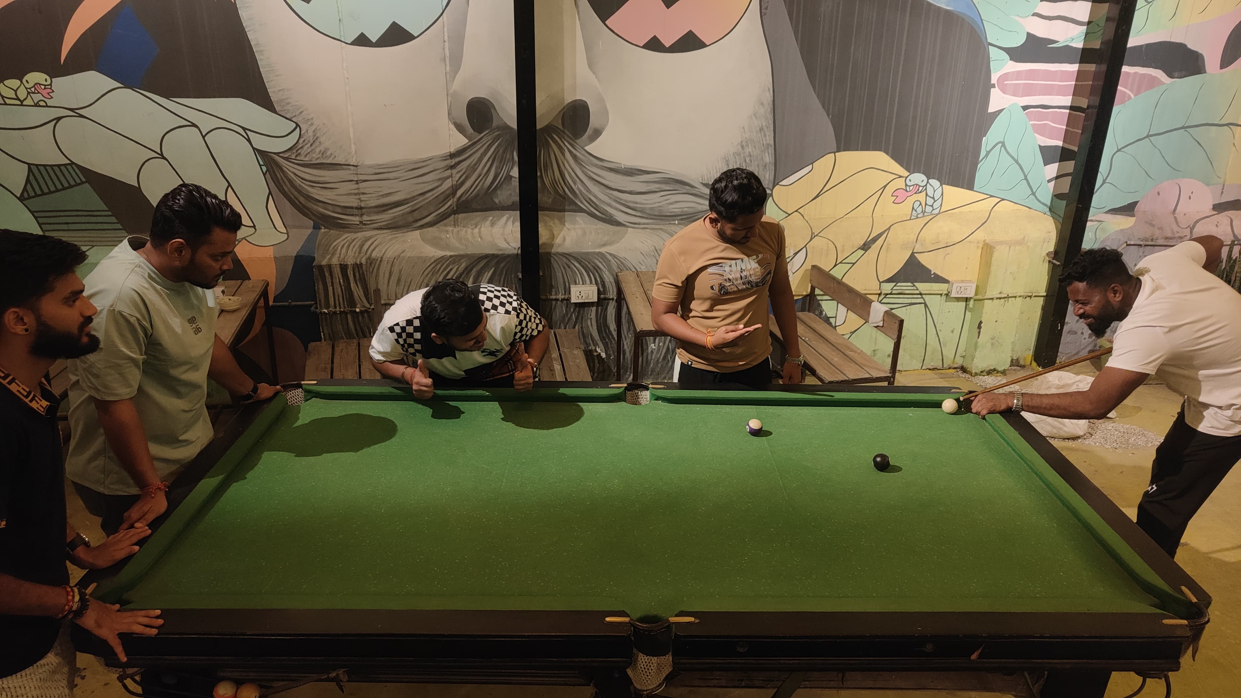 Hola Hostel Rishikesh - Tap to explore photos