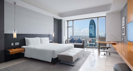 SOFITEL HAIKOU Room Type - LUXURY MAGNIFIQUE ROOM, Club Millsime Access, 1 King Bed, Bay View