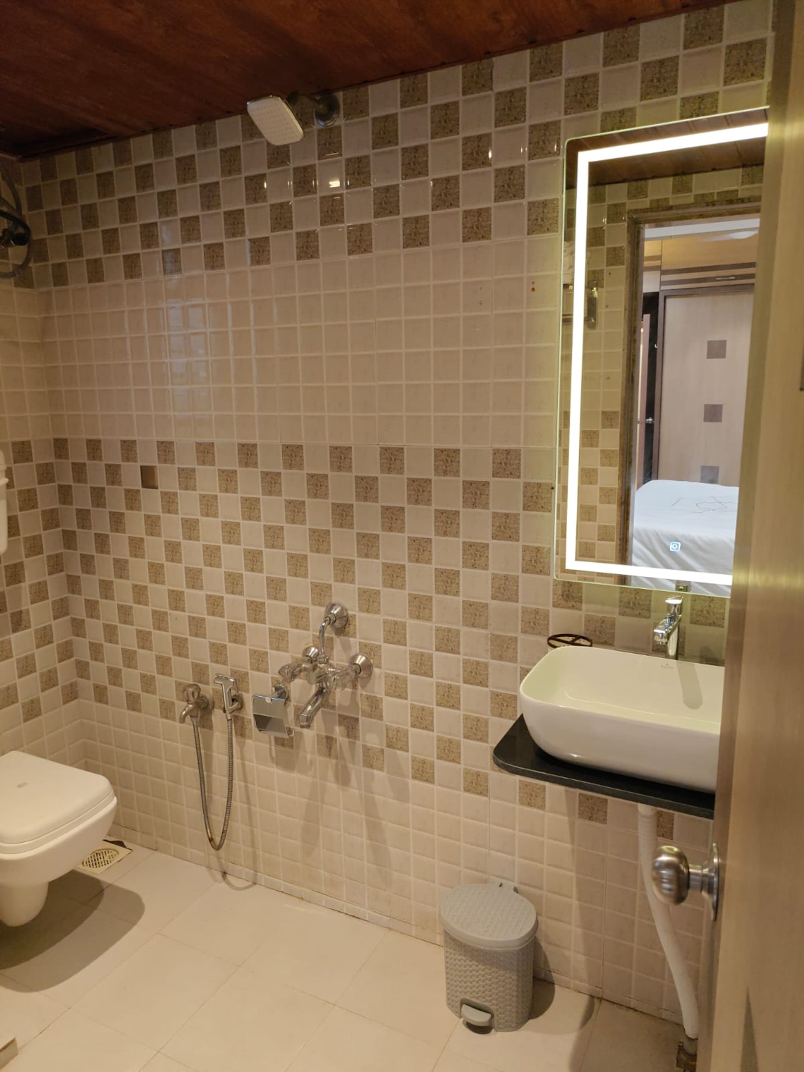 Professionally Managed 3BHK on Balewadi High Street - Tap to explore photos