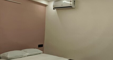 Maha Mahal Room Type - Double Room AC
