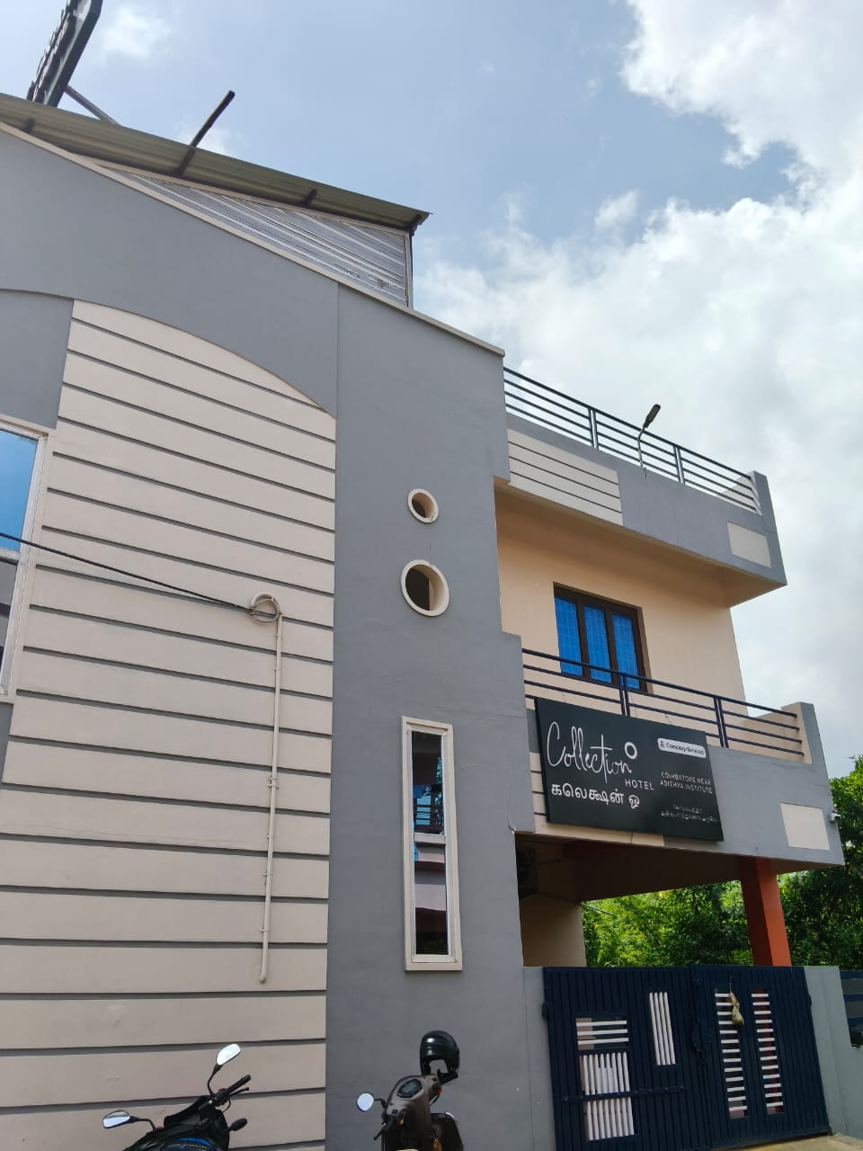 Itsy Hotels Everest Grand - Tap to explore photos