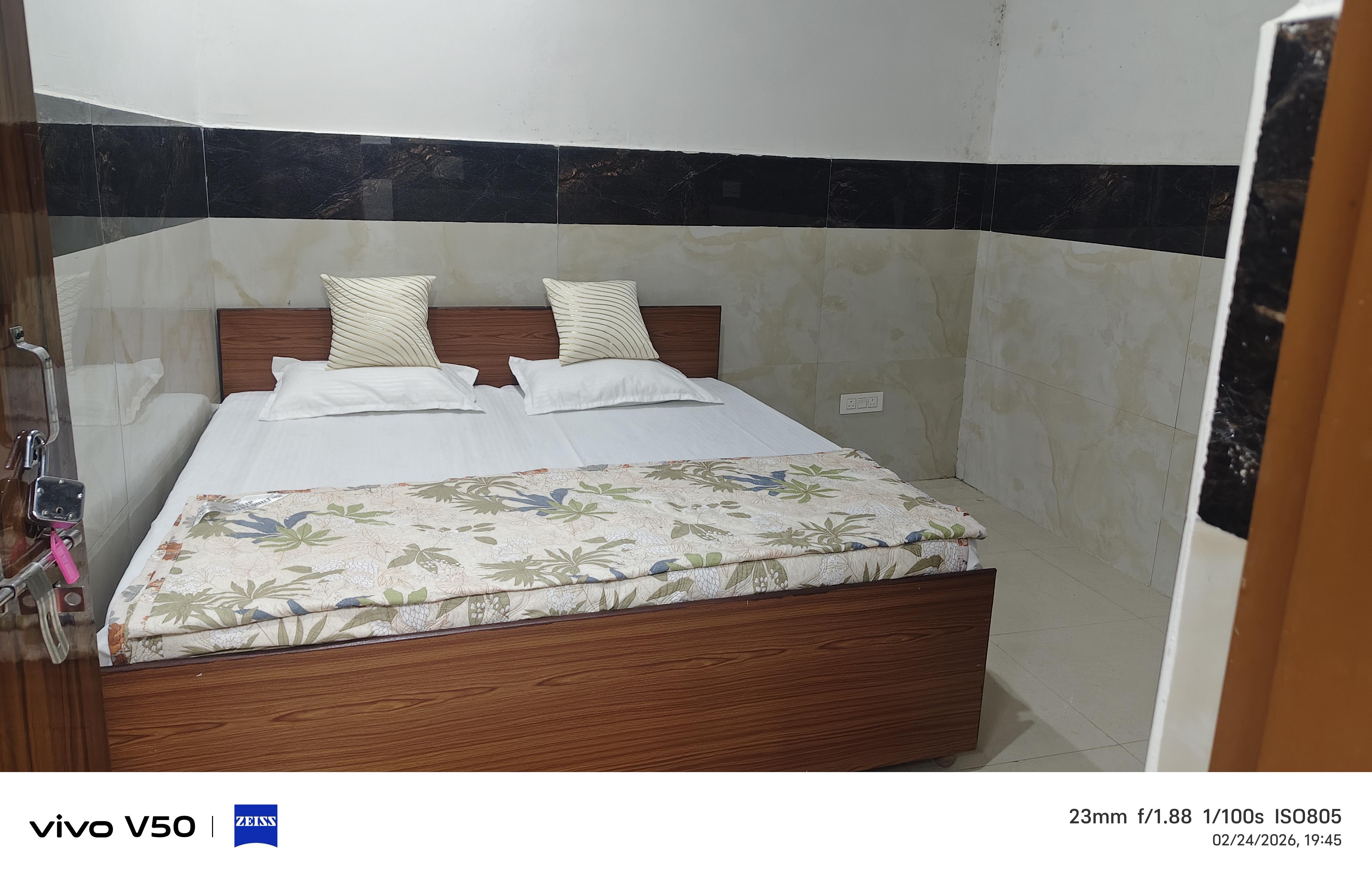Brajbhumi veshnav restorent and guest house - Tap to explore photos