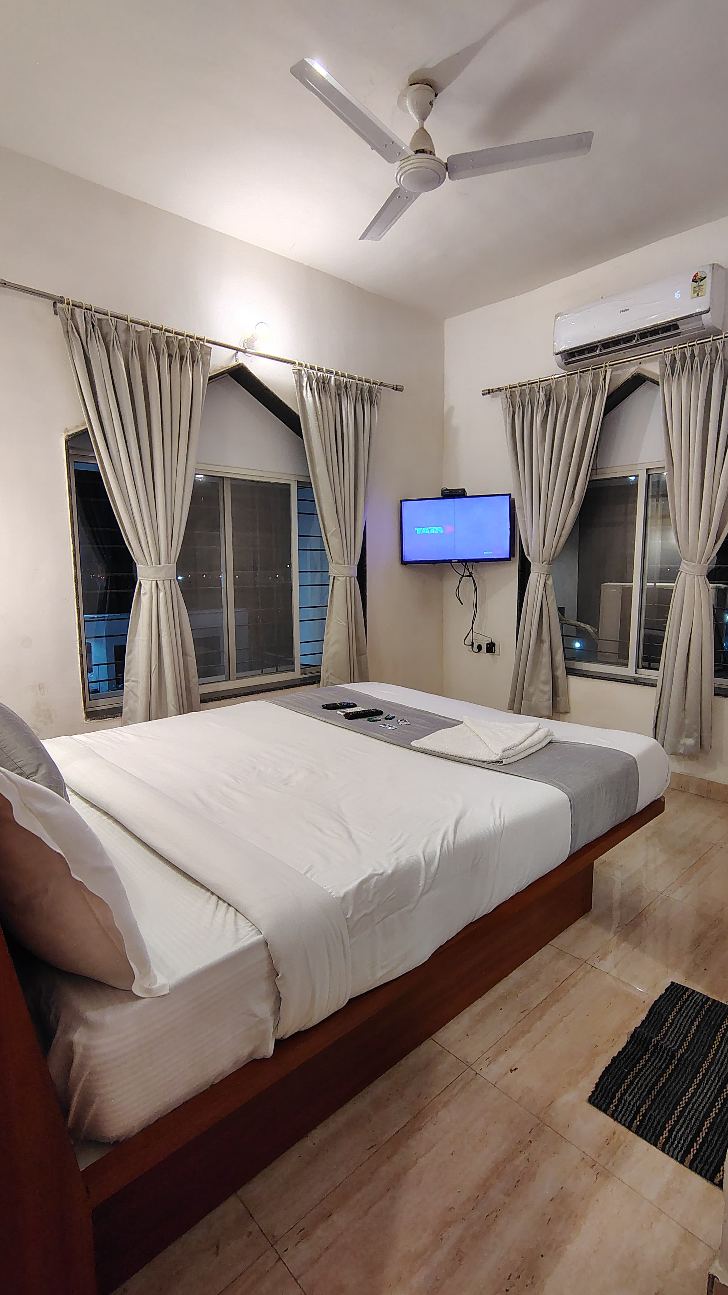 Hotel Sandesh Palace - Tap to explore photos