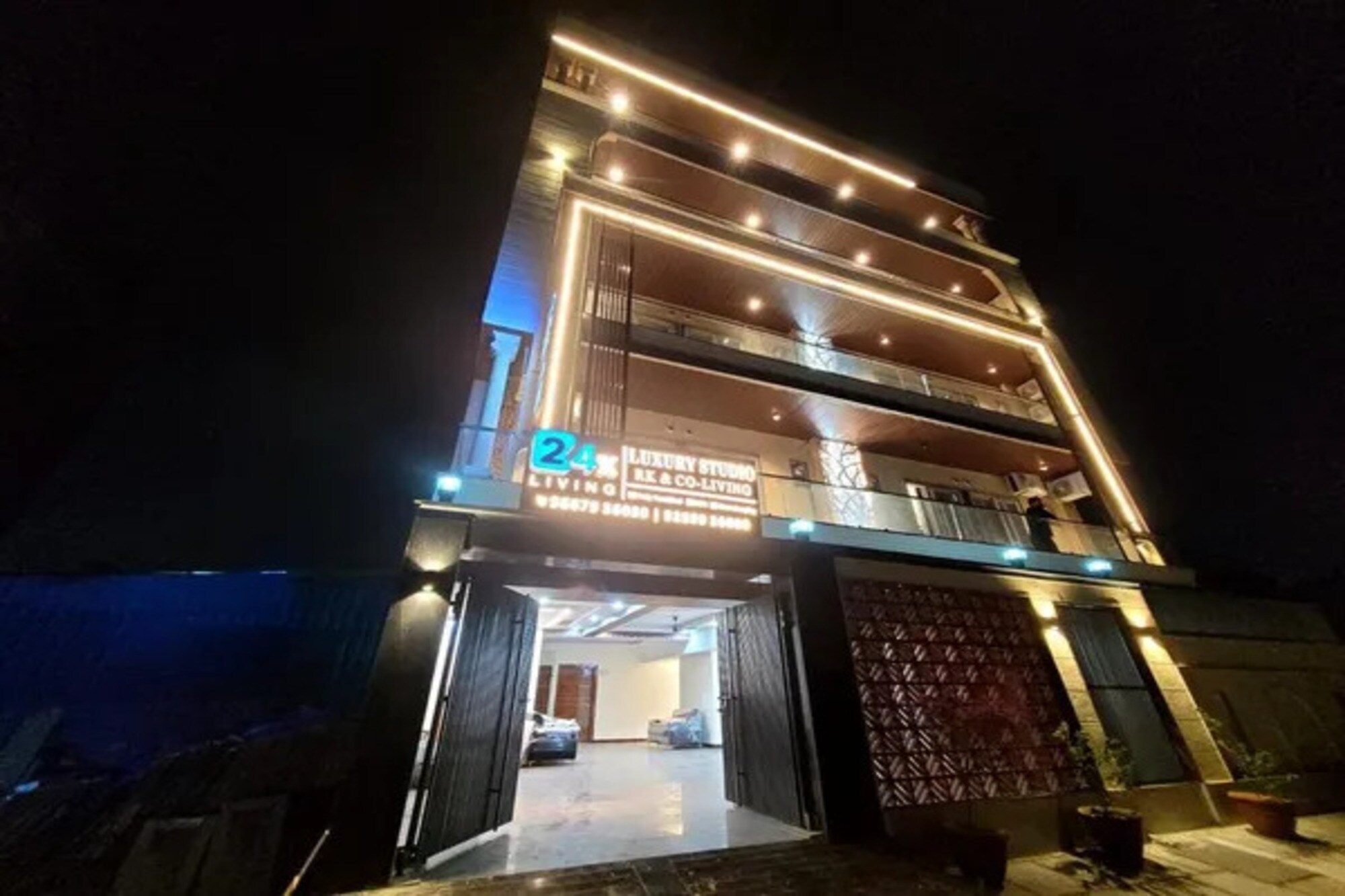 FabHotel 24x Living - Tap to explore photos