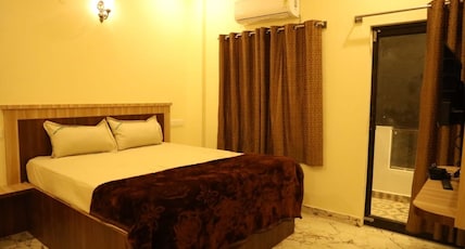 Hotel Akshayam Grand Inn Room Type - Standard Room Non AC Hotel Akshayam Grand Inn Room Type - Standard Room Non AC