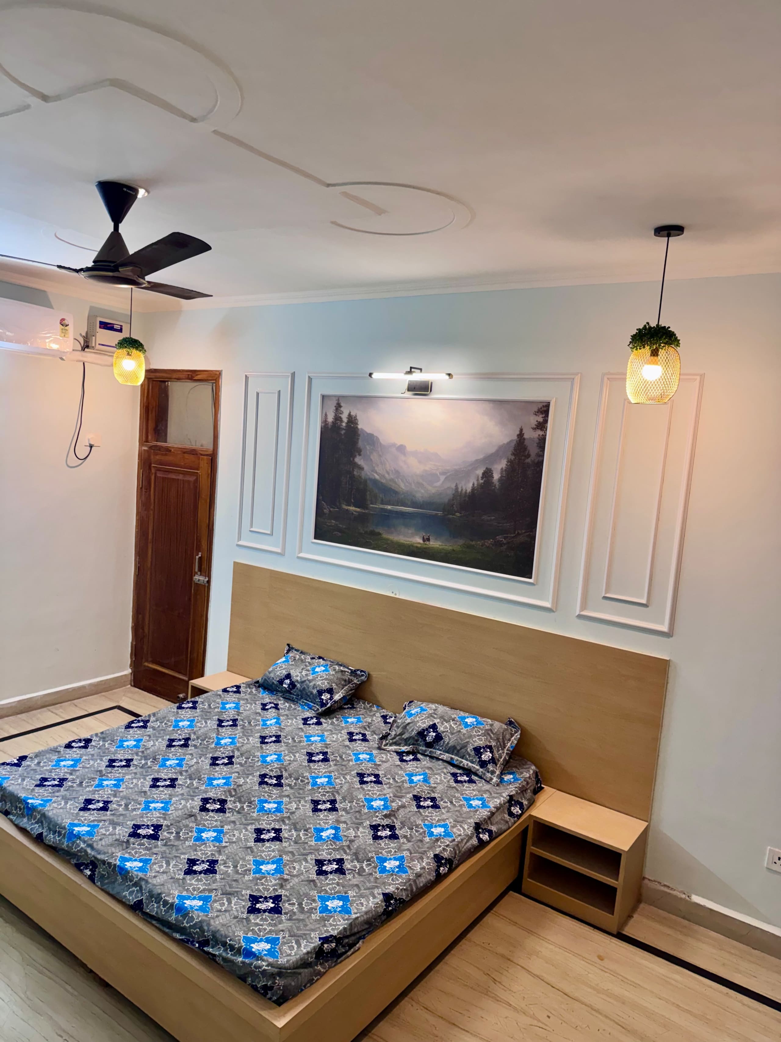 Comfortable Peaceful 2bhk Apartment in Noida - Tap to explore photos
