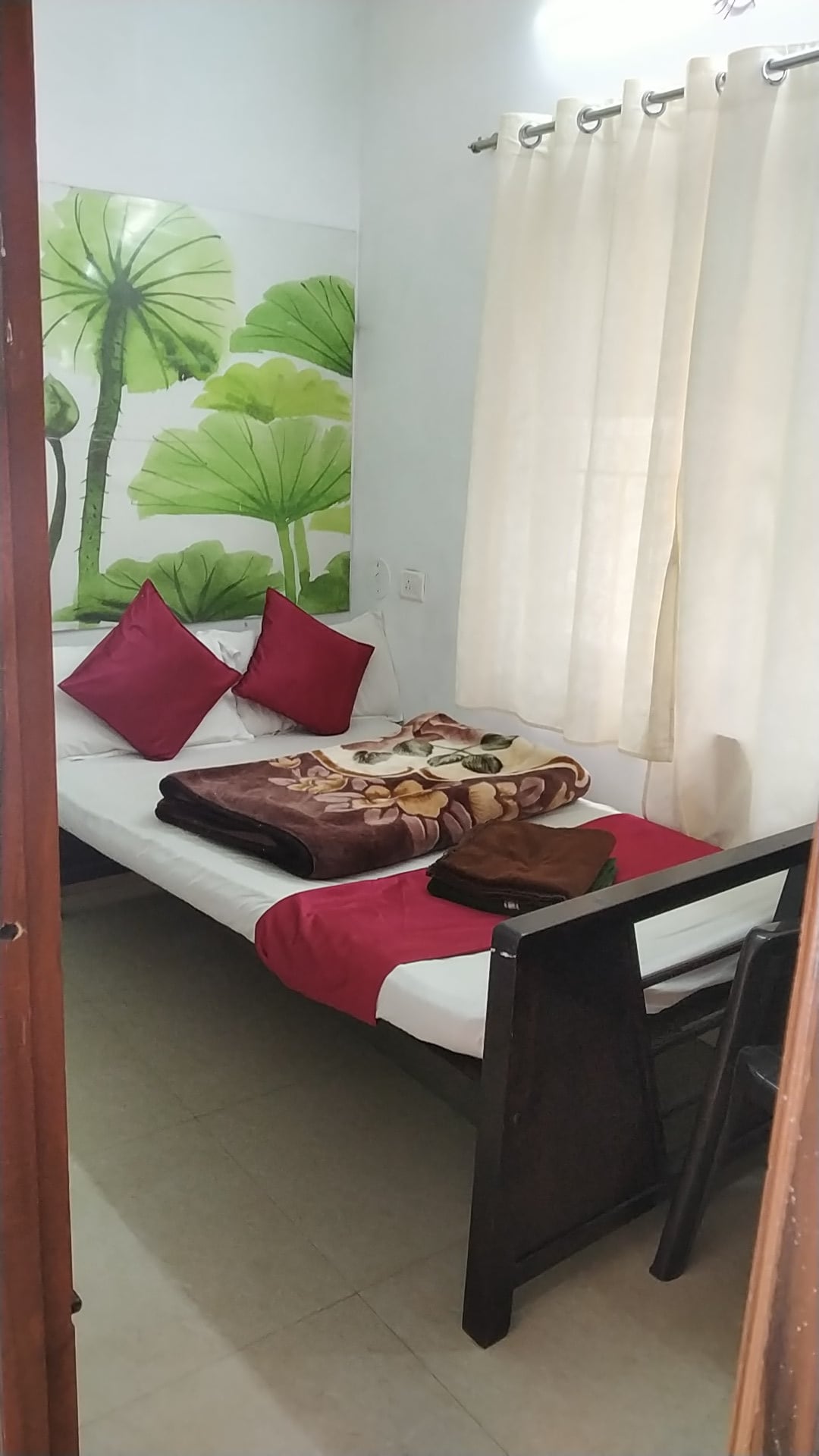 Ooty Budget Stay | Rooms & Wi-Fi - Tap to explore photos