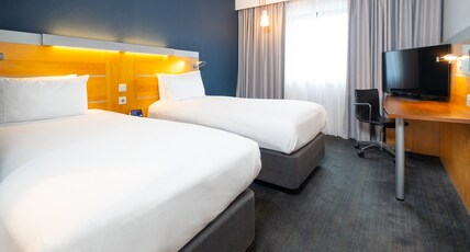 Holiday Inn Express STEVENAGE Room Type - 2 Single Standard with Free Hot Breakfast