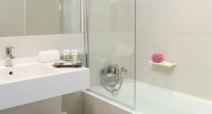 Mercure Paris Levallois Perret Room Type - Privilege Room with 2 Single beds