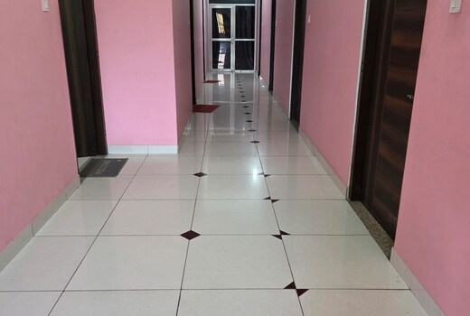 Shri Gokul Gaon Hotel