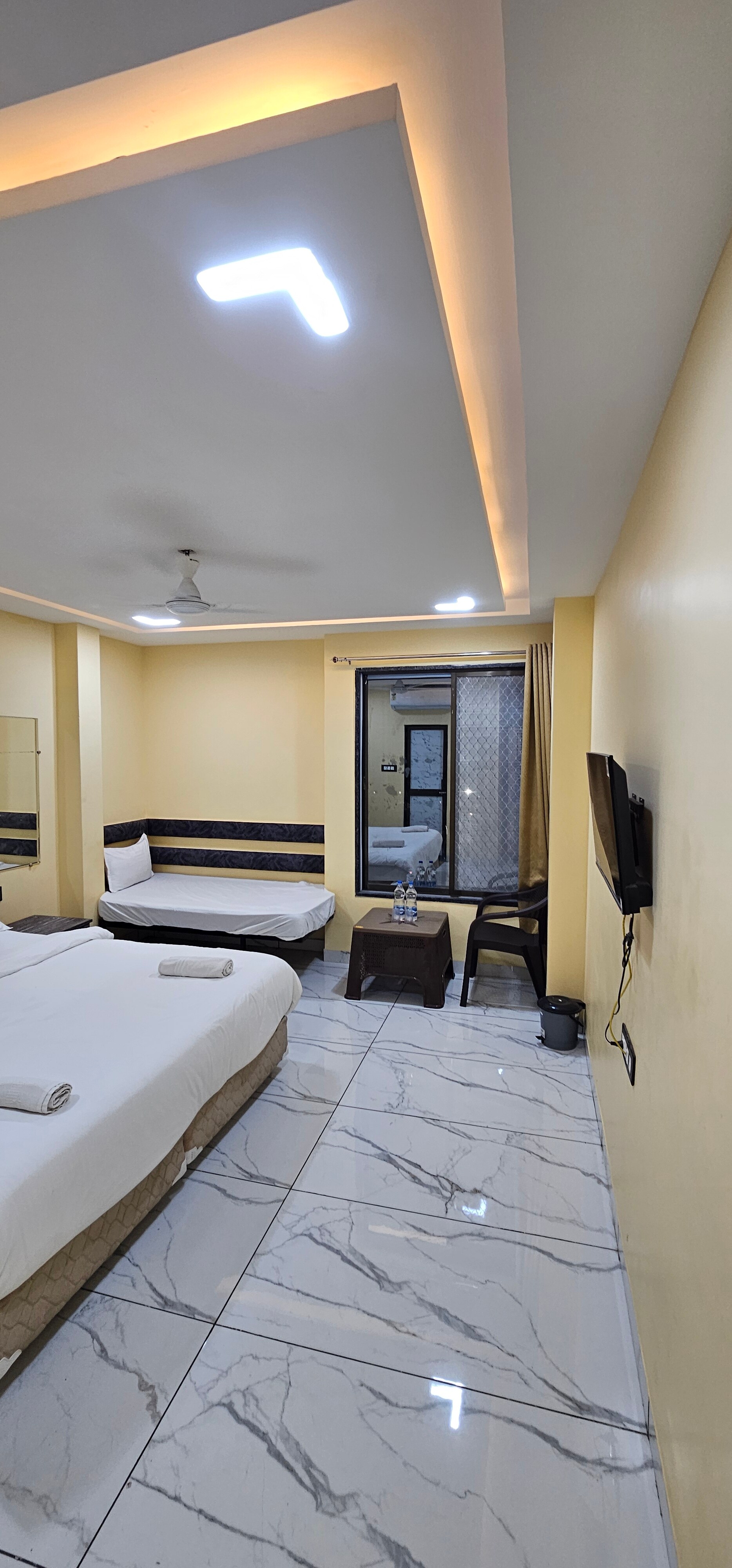 Hotel Roshan - Tap to explore photos