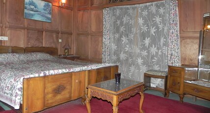 Shabrose Heritage Houseboats Room Type - Deluxe