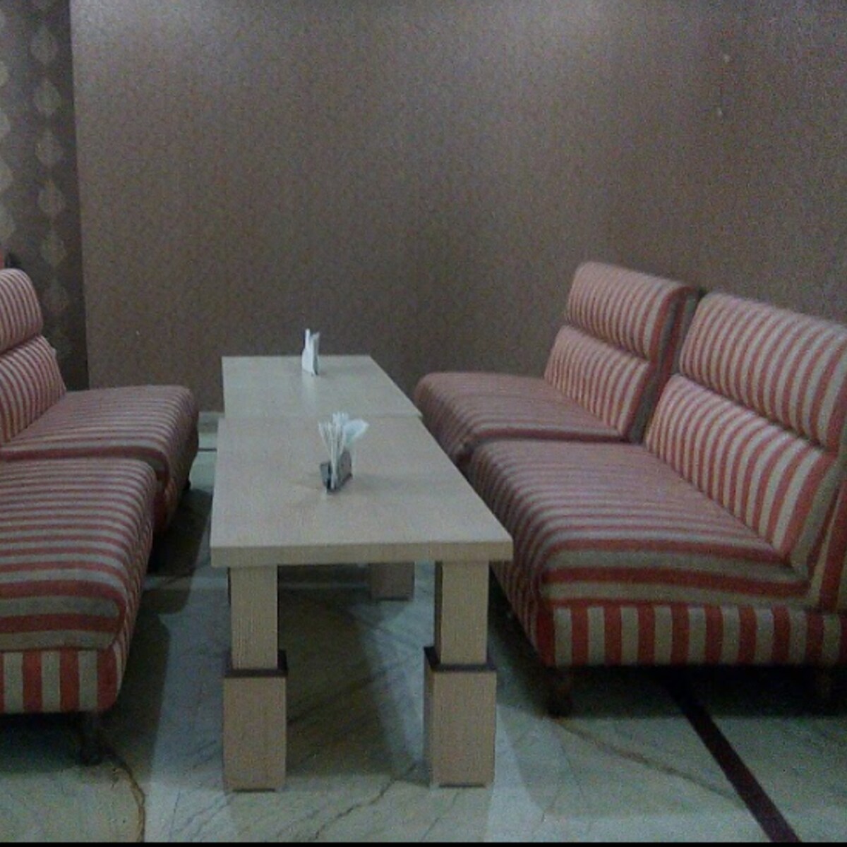 Hotel Palm Regency - Tap to explore photos