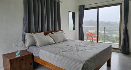 Hotel Randha and Lodging Room Type - Deluxe Rooms With Two Balconies