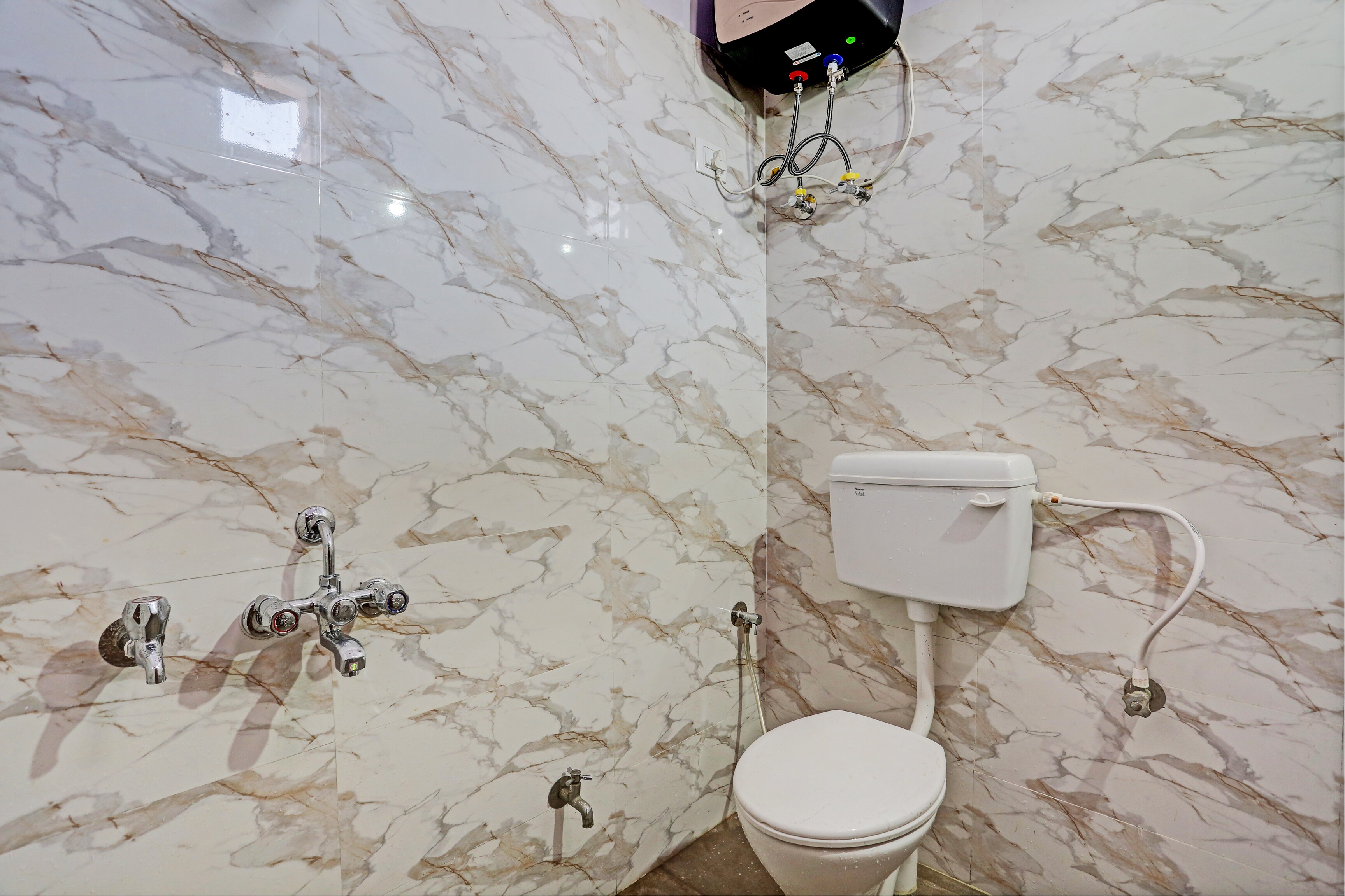 SPOT ON by OYO Hotel Twins Palace - Tap to explore photos
