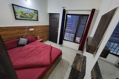 HOTEL GAYATRI & GAURA INN