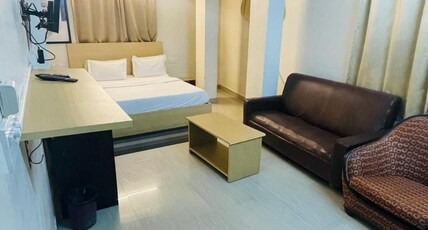 Jumbo stay bhawanipore Room Type - STANDARD AC ROOM