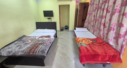 SK Lodge | 5min Walk From Airport Room Type - AC Triple bedded Room With Free Wifi