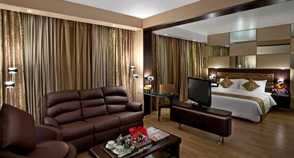 Hotel Supreme Heritage Room Type - Royal Suite Room with Bathtub