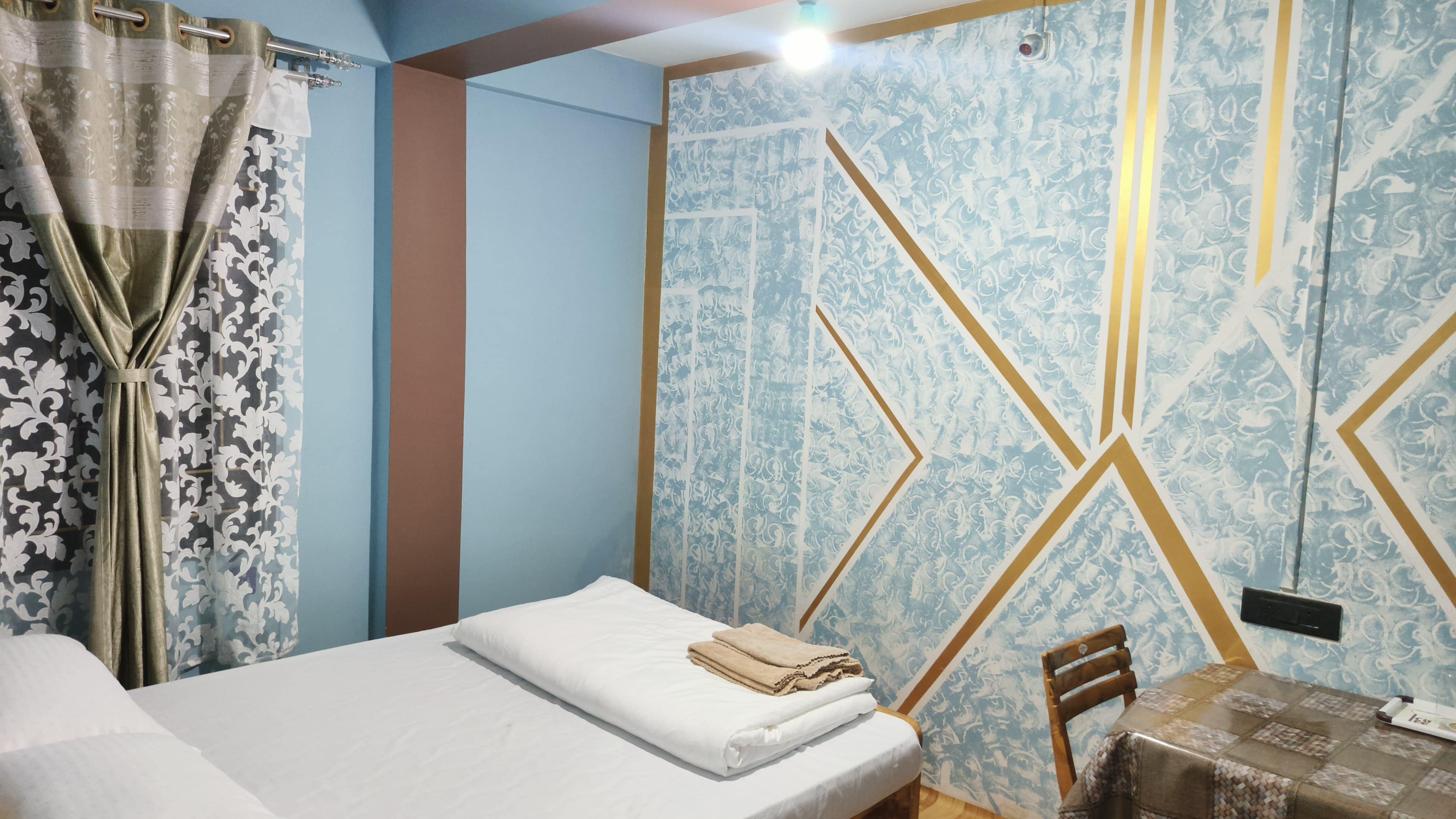 EVARA HOMESTAY - Tap to explore photos