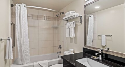 Best Western Plus Pitt Meadows Inn & Suites Room Type - Suite-1 Queen Bed, Non-Smoking, Separate Bedroom, Microwave And Refrigerator, Led Television, Sofabe