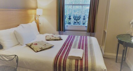 Lancaster Court Hotel Room Type - Large Double Room